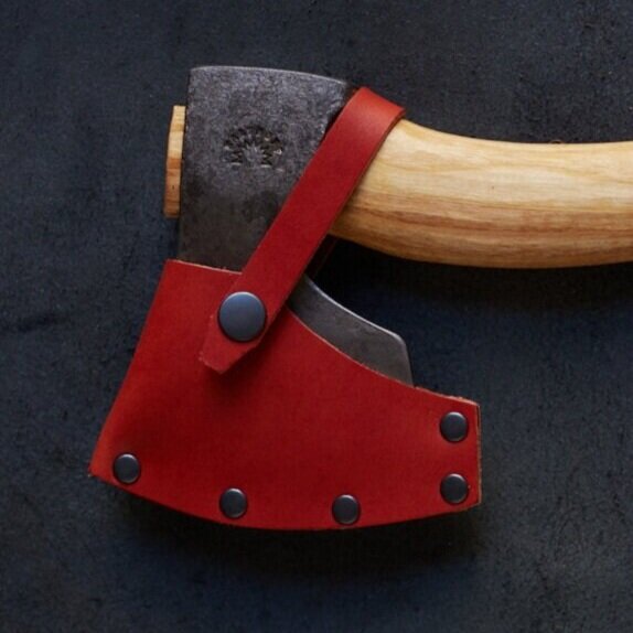 Small Carver Axe 01